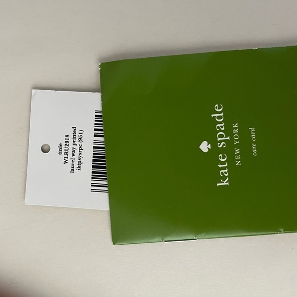 Kate Spade ♠️ New With Tags Laurel Way front pocket wristlet - Picture 8 of 9